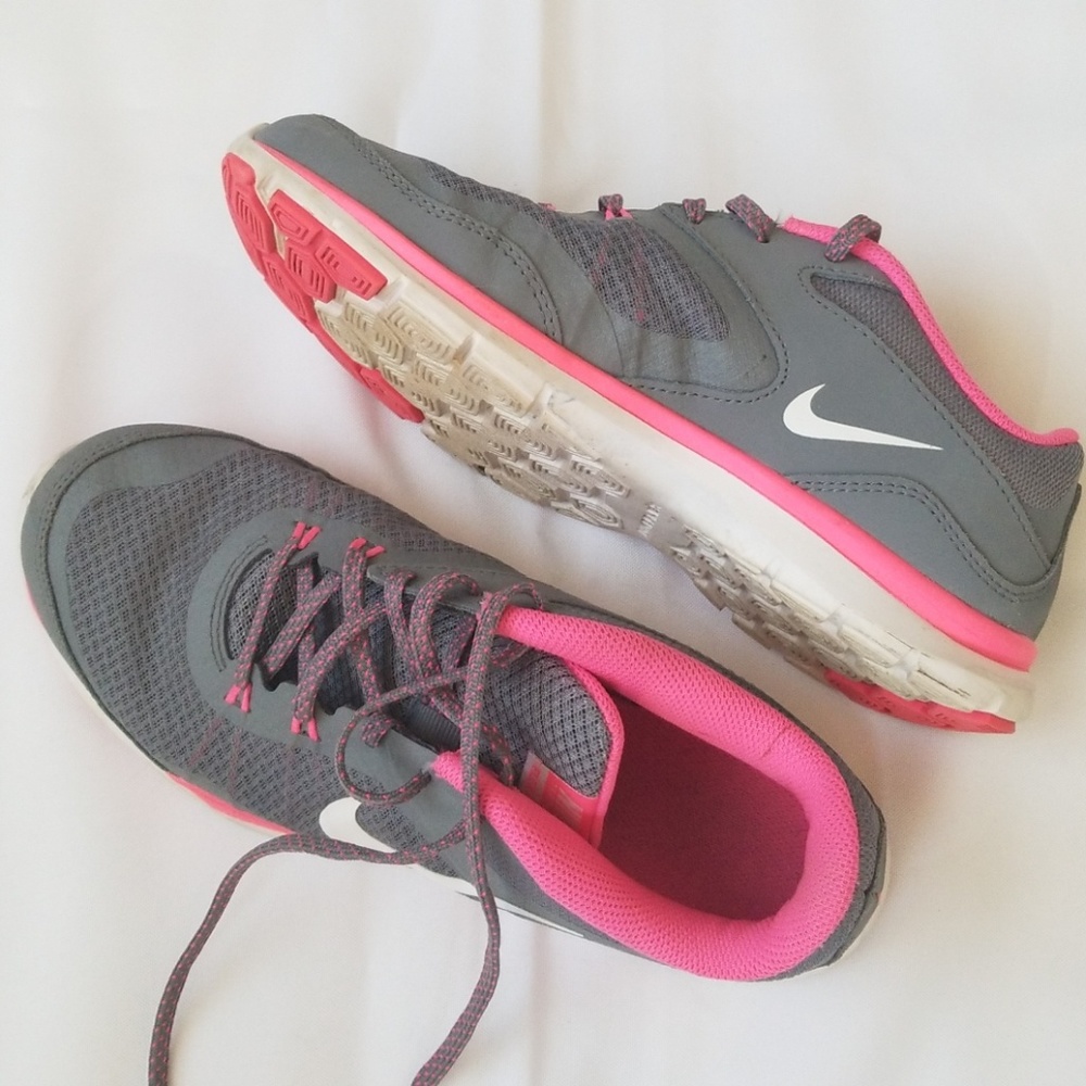 EUC Nike shoes